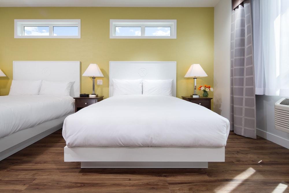 Econo Lodge Inn & Suites Kelowna Eksteriør billede