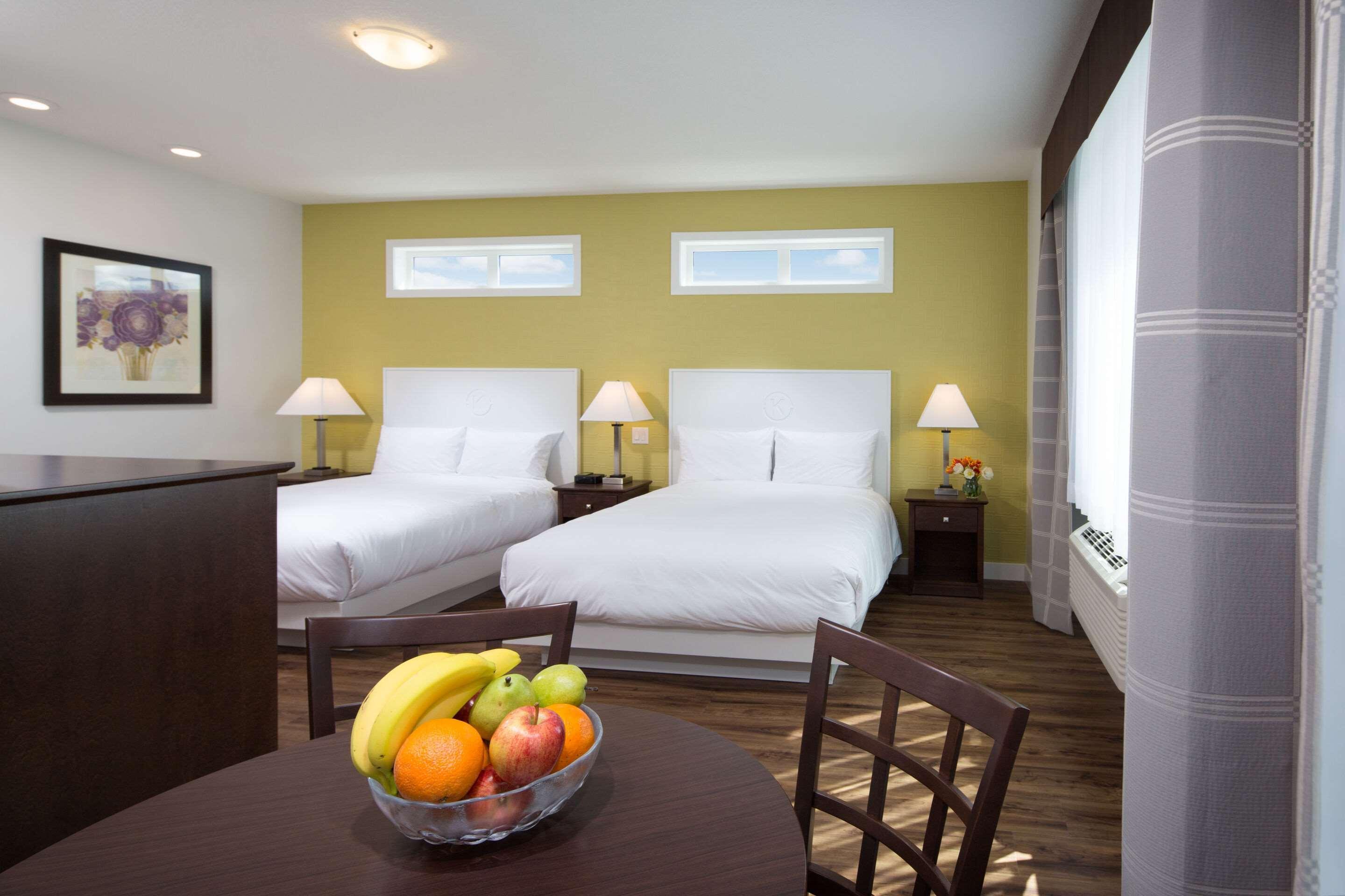 Econo Lodge Inn & Suites Kelowna Eksteriør billede
