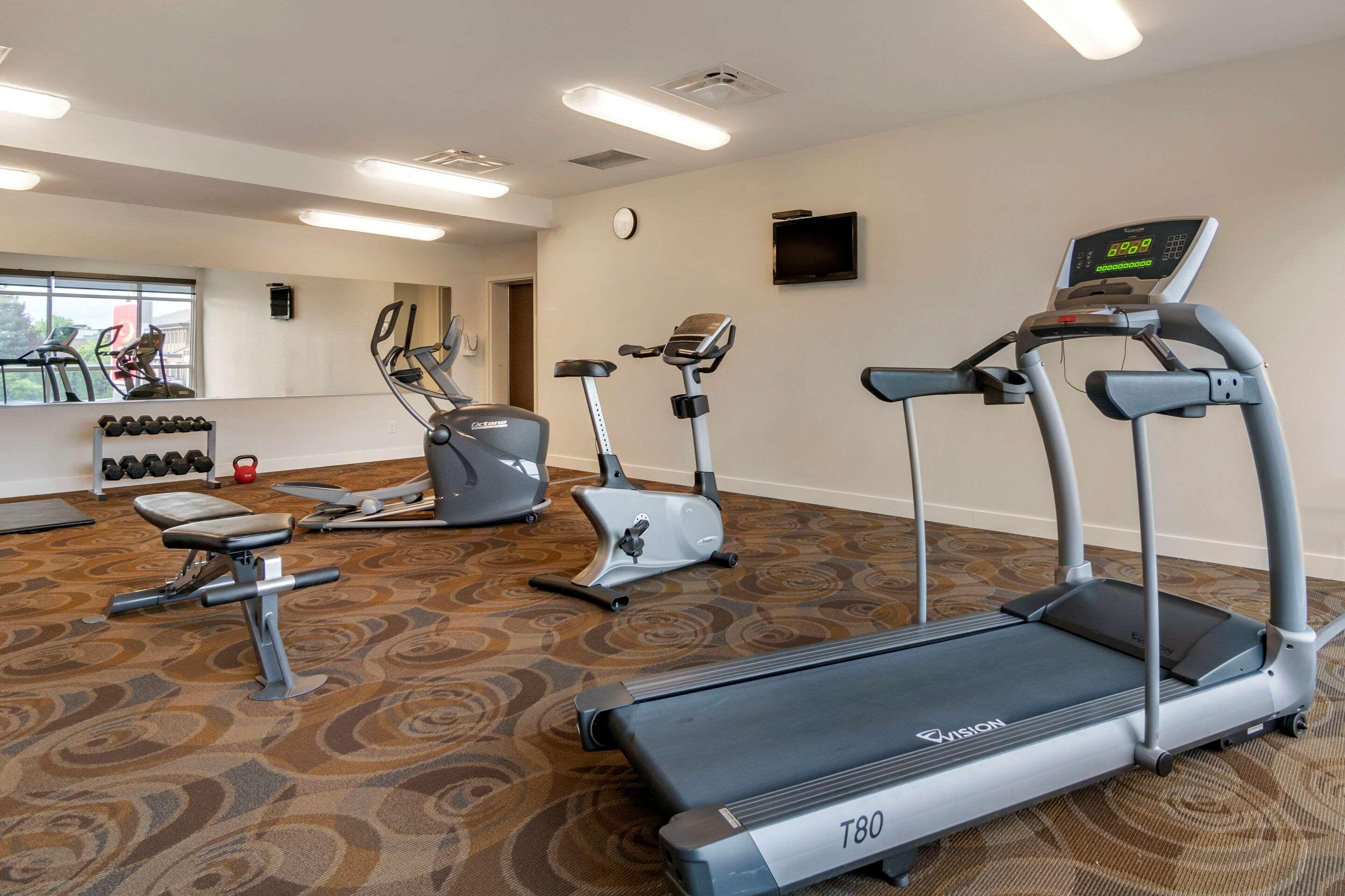 Econo Lodge Inn & Suites Kelowna Eksteriør billede
