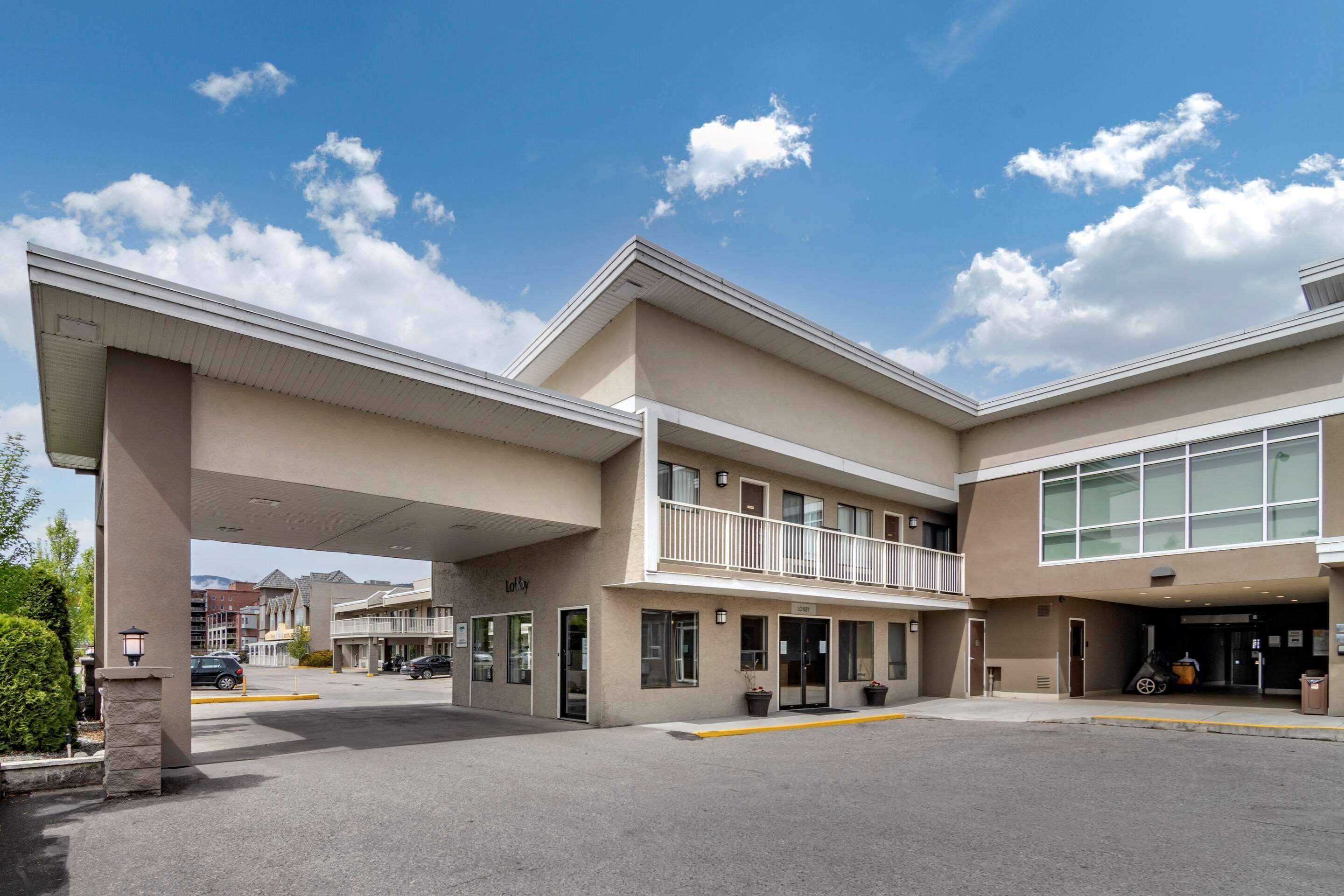 Econo Lodge Inn & Suites Kelowna Eksteriør billede