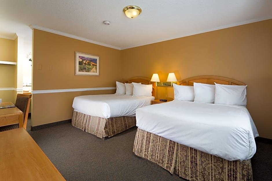 Econo Lodge Inn & Suites Kelowna Eksteriør billede